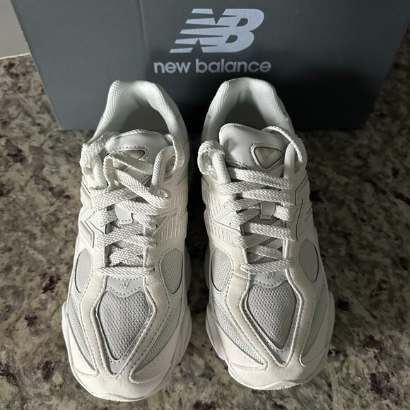 Brand New 9060 in Triple White (Big Kids 5.5/Womens 7) - Picture 4 of 7